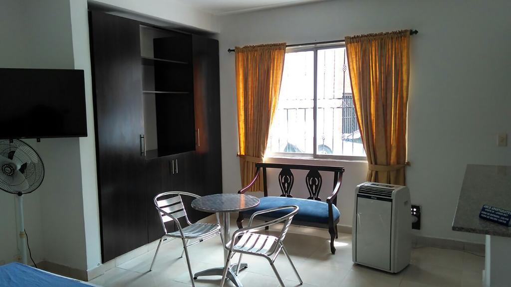 Arco Apartasuites Cali Bagian luar foto