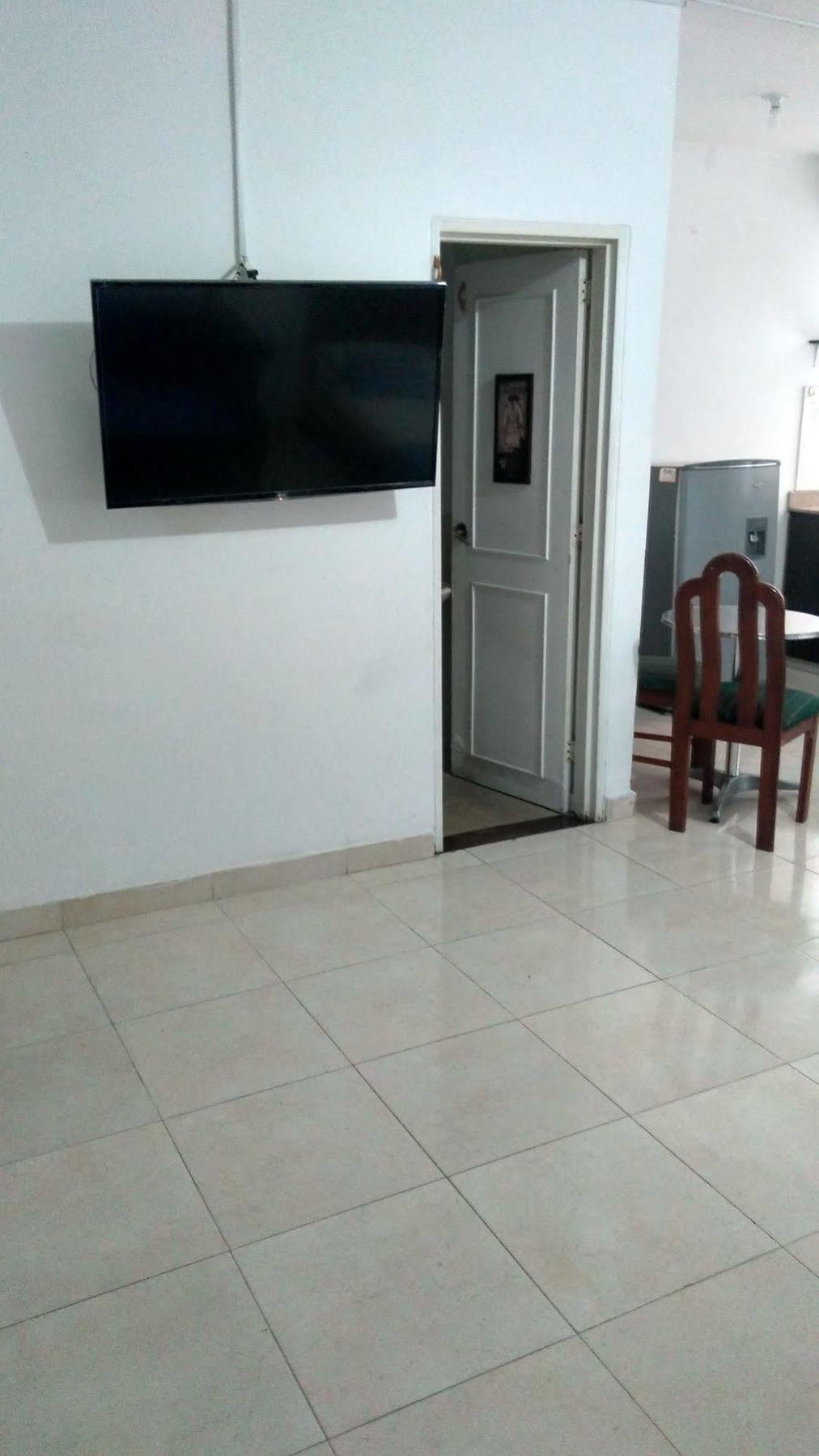 Arco Apartasuites Cali Bagian luar foto