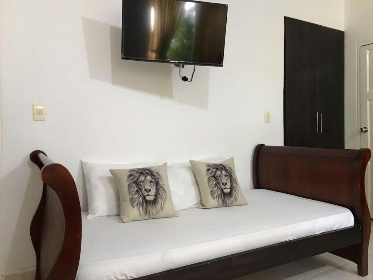 Arco Apartasuites Cali Bagian luar foto